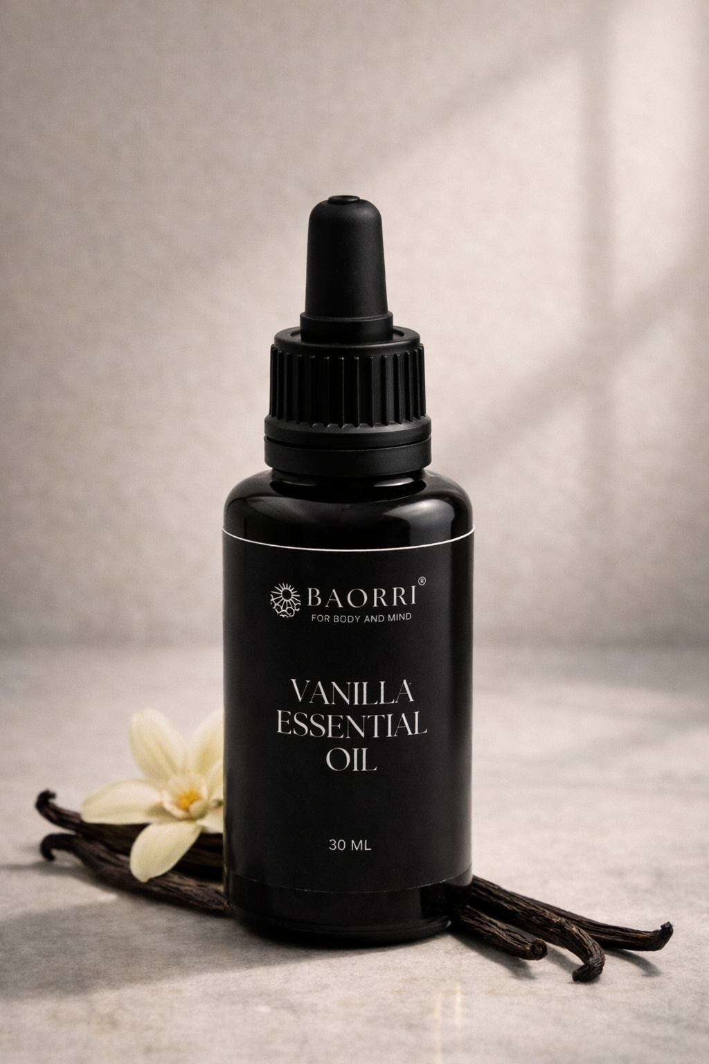 Pure vanilla essential oil 100% natural in amber glass bottle – vanilla planifolia